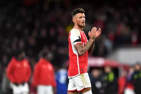 بعد تحرك مانشستر سيتي… أرسنال يصدر الحكم النهائي بشأن بن وايت